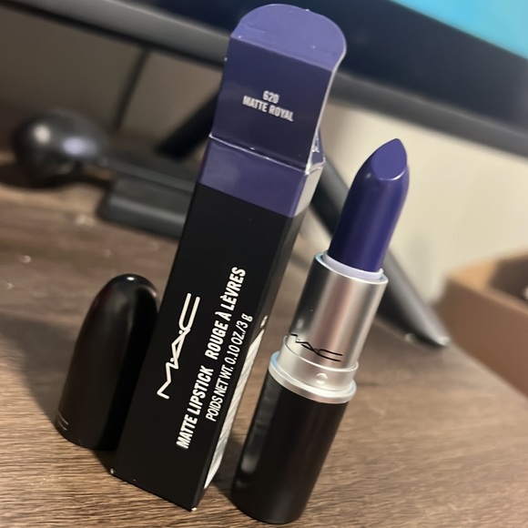 🌙💕Matte Royal Mac Lipstick - Picture 7 of 11